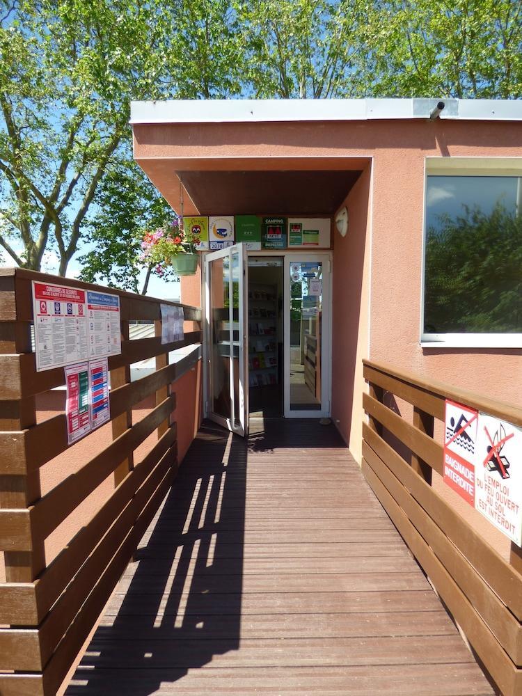 Camping De Nevers Exteriér fotografie